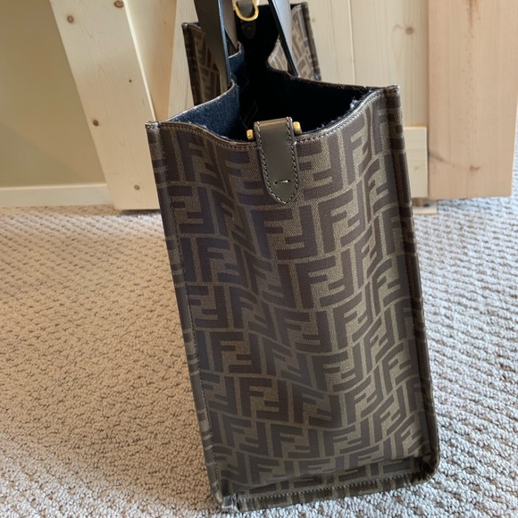 FENDI TOTE BAG Used - Picture 4 of 15